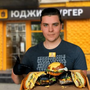 iudzhyn-burher-sokovyta-istoriia-kyivskoi-merezhi-vid-pershoho-zakladu-do-fudkho-1b73