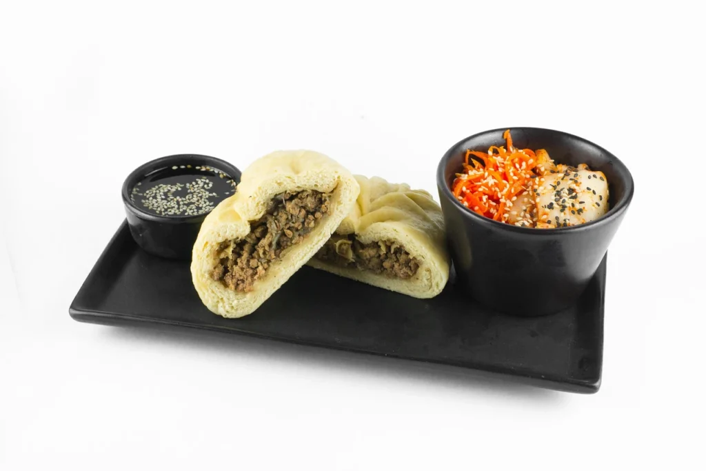 pian-se-bar-parovi-pyrizhky-koreiskoi-dushi-na-istorychnomu-podoli-115b