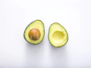 avokado-frukt-chy-ovoch-botanichna-pravda-i-kulinarni-taiemnytsi-44d7