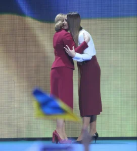 ievheniia-tymoshenko-biohrafiia-blahodiinist-i-zhyttia-donky-iulii-tymoshenko-7089